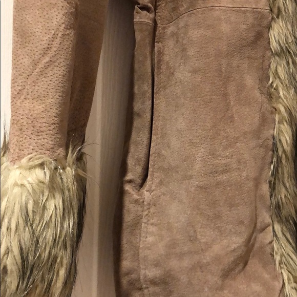 Leather coat . - Picture 3 of 8